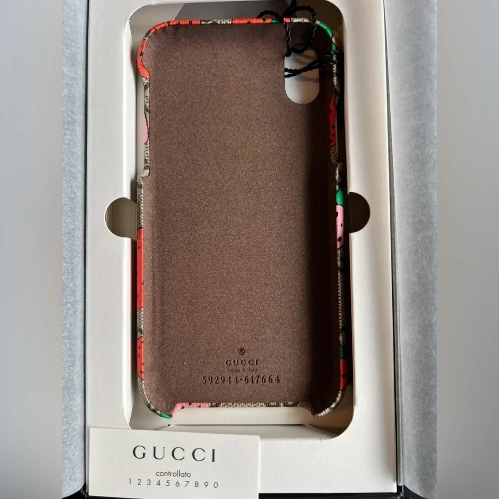 NWT GUCCI Iphone X Strawberry Cell Phone Case w/ Gift Box